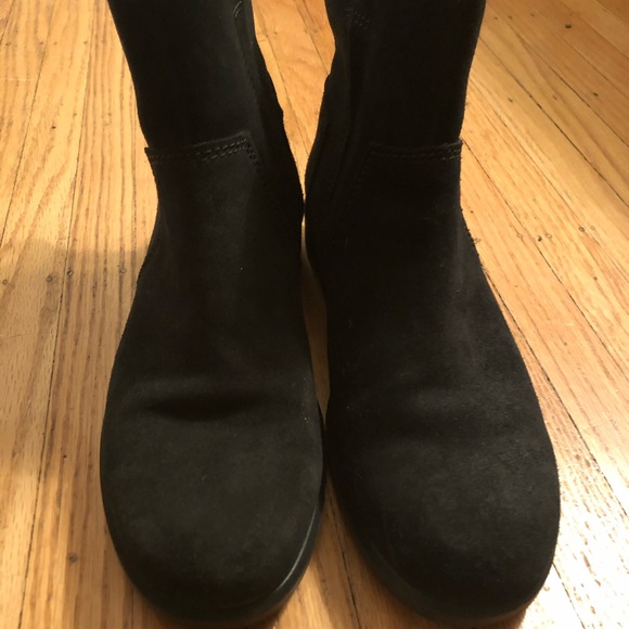 Ecco Touch Black Suede Ankle Boots, size 9 - Picture 4 of 7